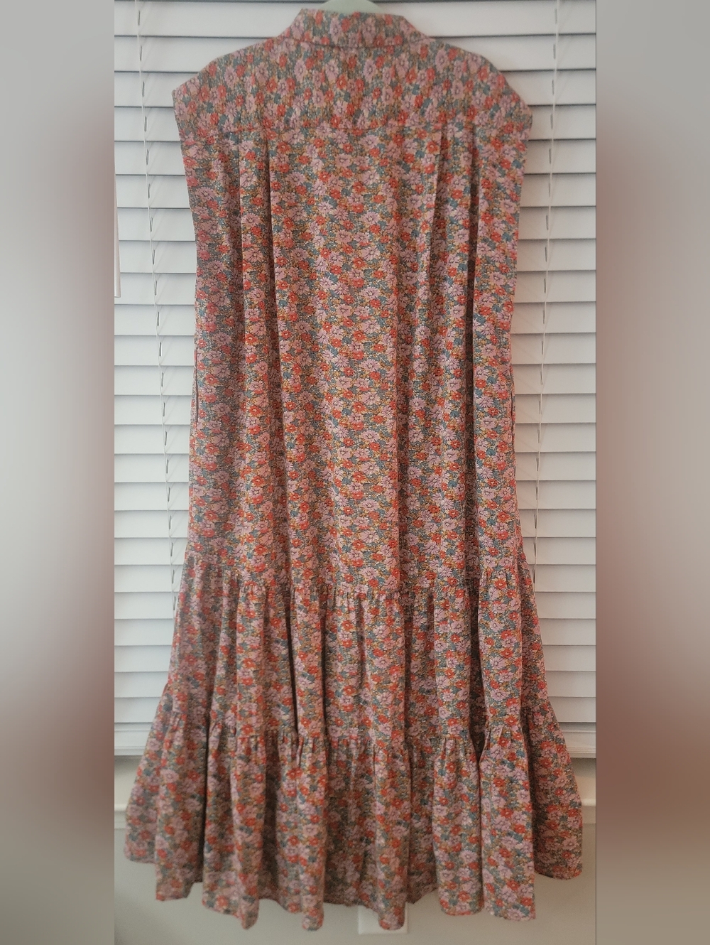 NATURAL LIFE Floral Maxi Dress in Peach and Cream - Picture 3 of 7
